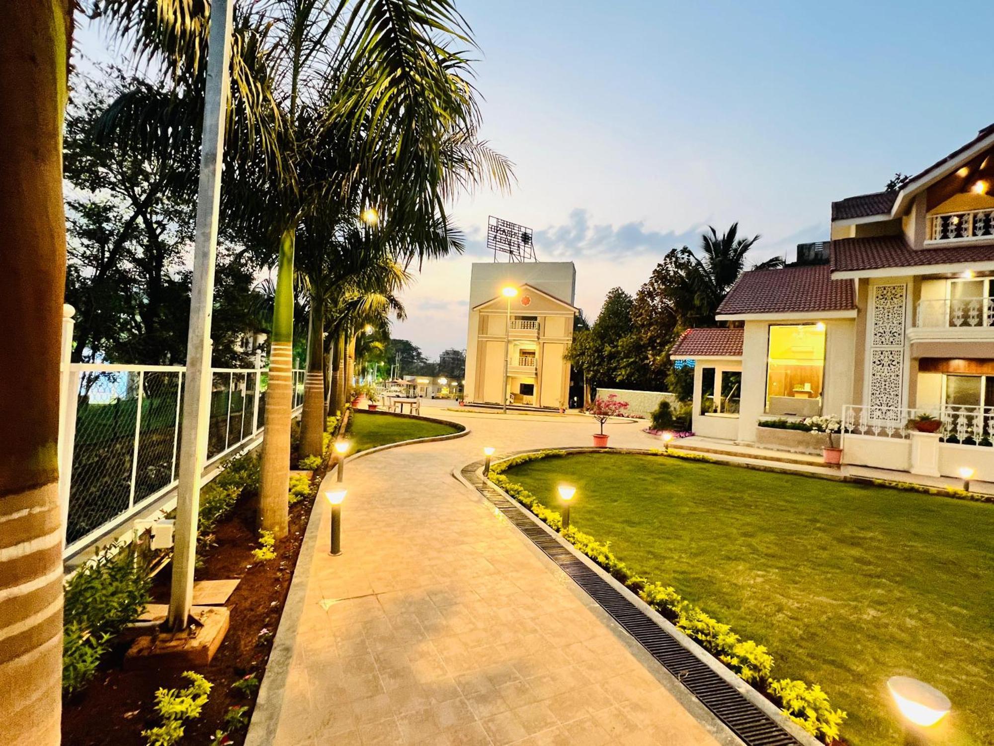 The Grand Leela Resort 科波利 外观 照片